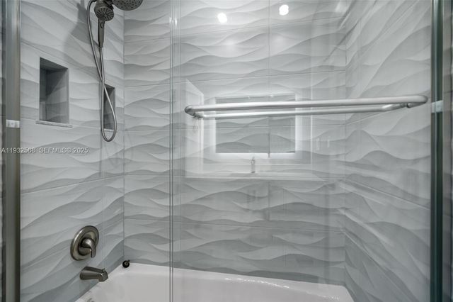 251 SE 7th St, Pompano Beach, FL 33060