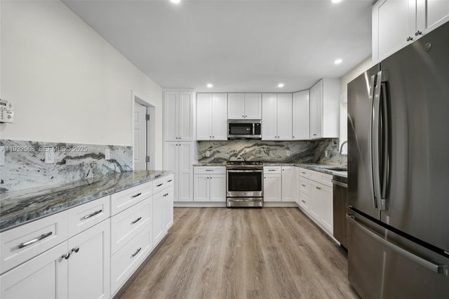 251 SE 7th St, Pompano Beach, FL 33060