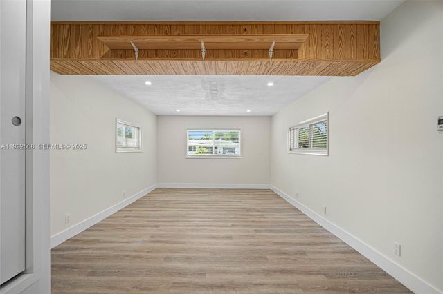 251 SE 7th St, Pompano Beach, FL 33060