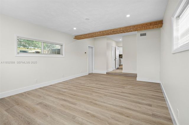 251 SE 7th St, Pompano Beach, FL 33060