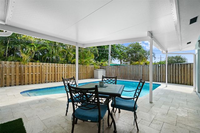 251 SE 7th St, Pompano Beach, FL 33060