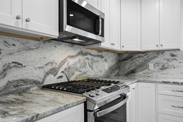 251 SE 7th St, Pompano Beach, FL 33060