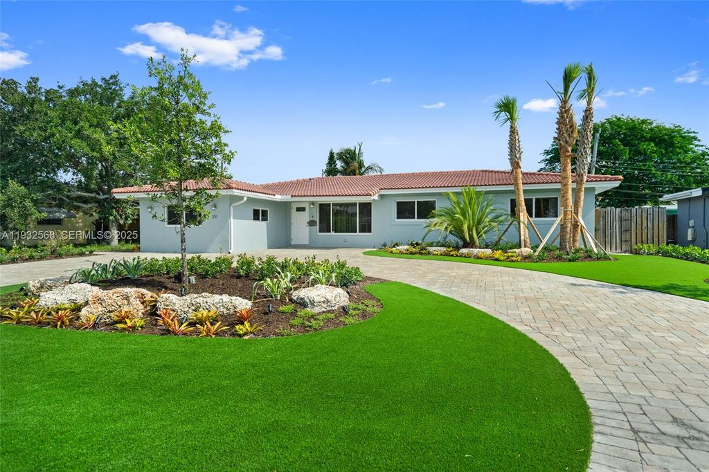 251 SE 7th St, Pompano Beach, FL 33060