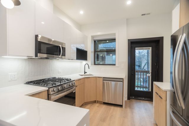 3251 W Belden Avenue 1W, Chicago, IL 60647