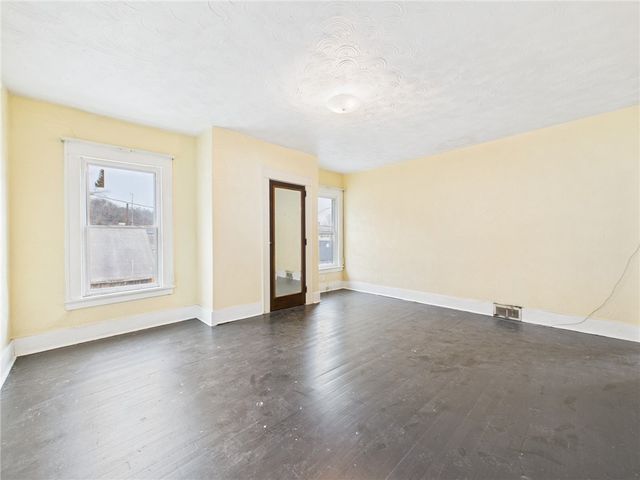 502 W Liberty Ave, N Charleroi, PA 15022