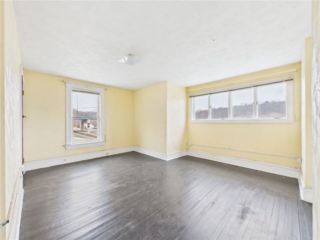 502 W Liberty Ave, N Charleroi, PA 15022