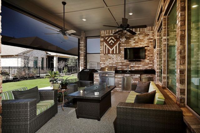 10135 Lehman Drive, Willis, TX 77318