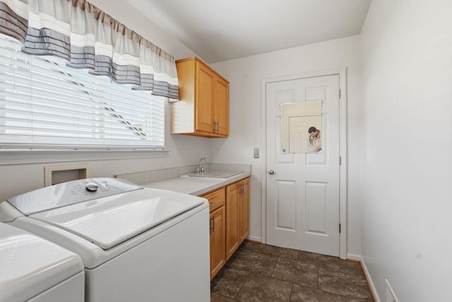 17233 Pond Drive, Clinton Twp, MI 48038