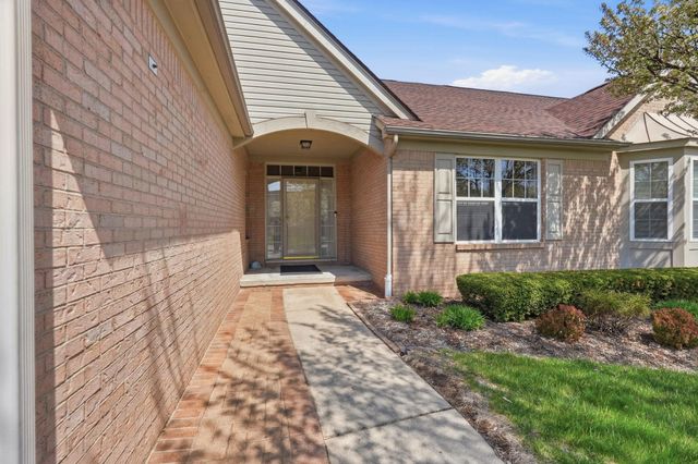 17233 Pond Drive, Clinton Twp, MI 48038