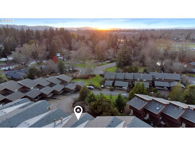 2267 RIDGEWAY Dr, Eugene, OR 97401