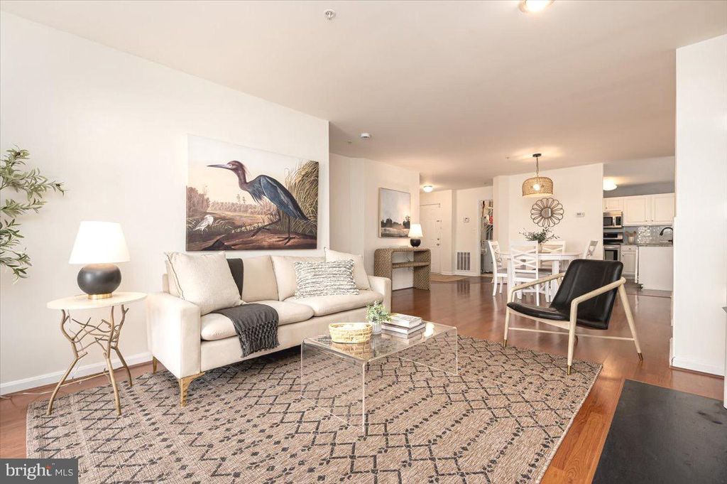 Image 1 of property listing at 2008 PEGGY STEWART WAY #202, Annapolis, MD 21401