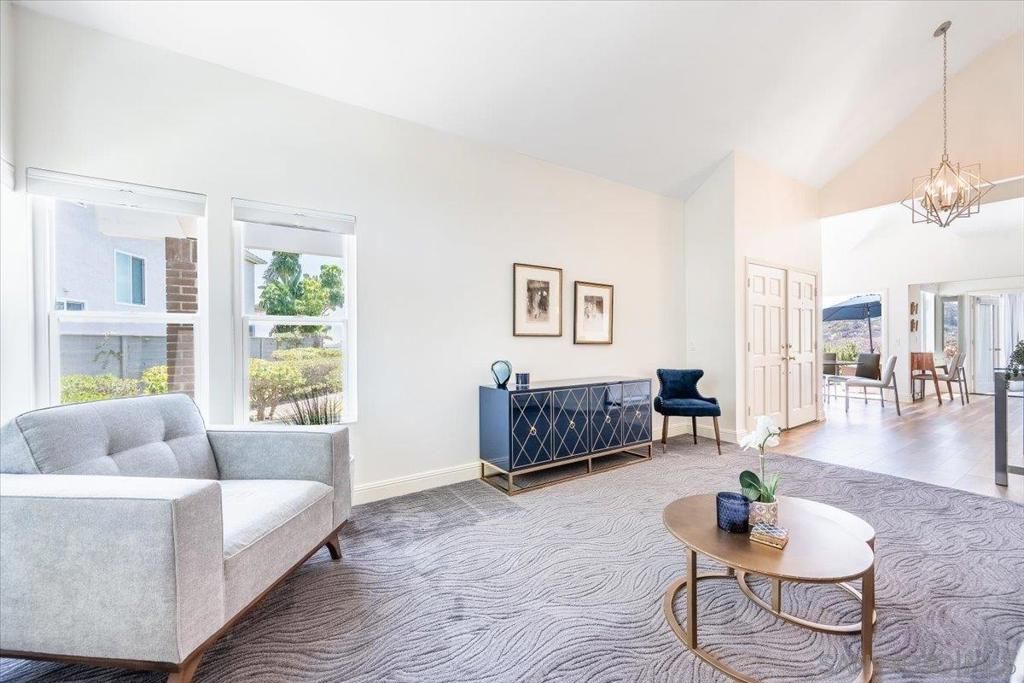 Image 10 of property listing at 3603 Lorimer Ln, Encinitas, CA 92024