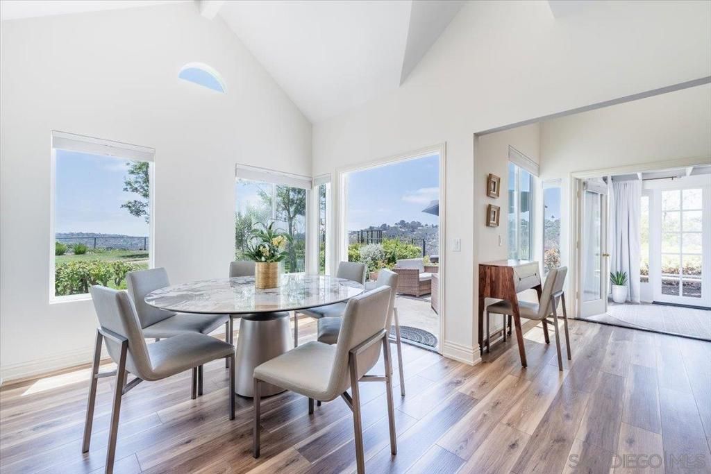 Image 12 of property listing at 3603 Lorimer Ln, Encinitas, CA 92024