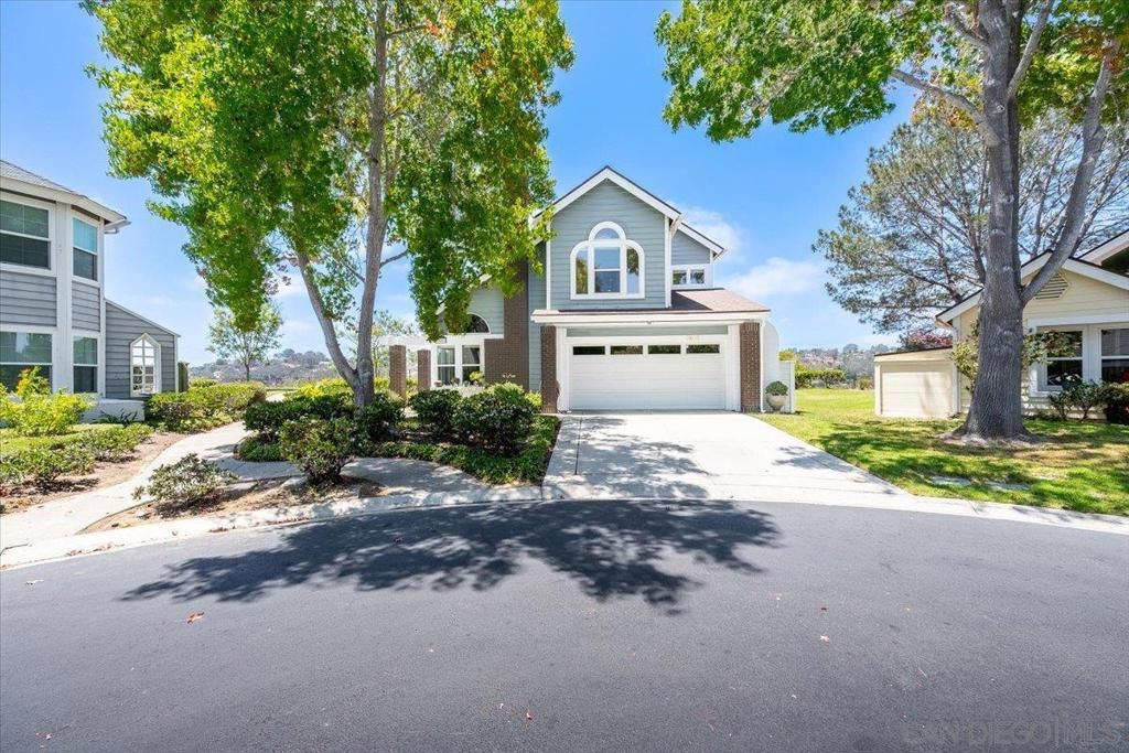 Image 2 of property listing at 3603 Lorimer Ln, Encinitas, CA 92024