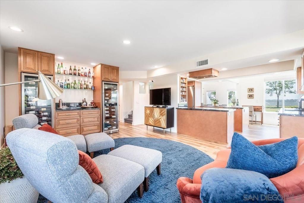 Image 21 of property listing at 3603 Lorimer Ln, Encinitas, CA 92024