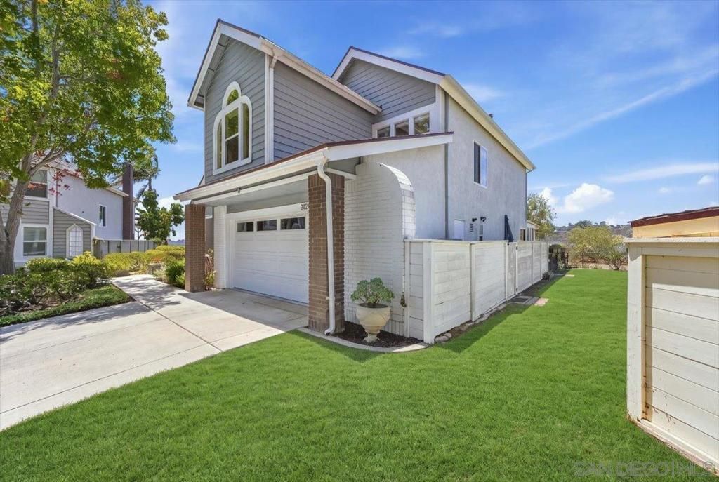 Image 42 of property listing at 3603 Lorimer Ln, Encinitas, CA 92024