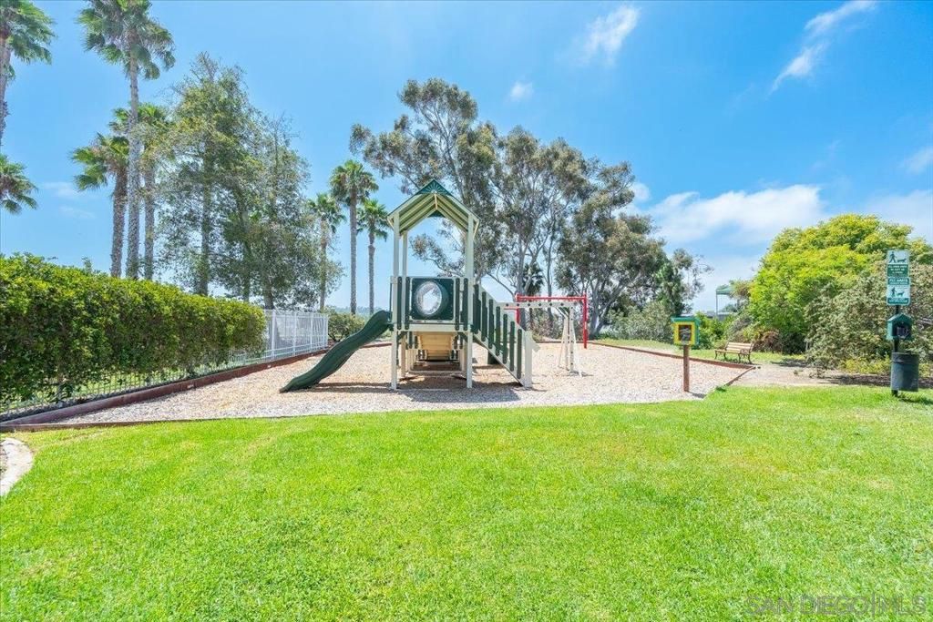 Image 61 of property listing at 3603 Lorimer Ln, Encinitas, CA 92024
