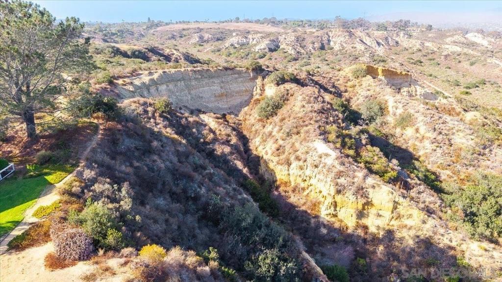 Image 66 of property listing at 3603 Lorimer Ln, Encinitas, CA 92024