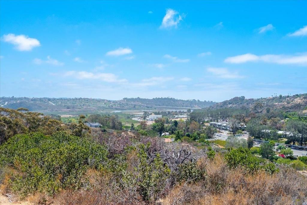 Image 68 of property listing at 3603 Lorimer Ln, Encinitas, CA 92024