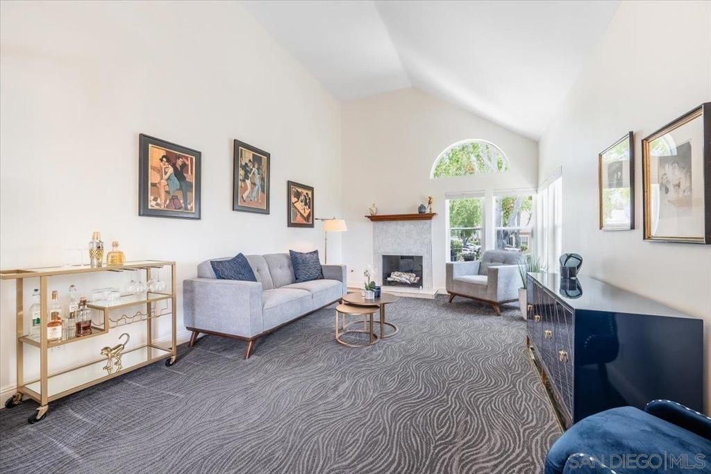 Image 7 of property listing at 3603 Lorimer Ln, Encinitas, CA 92024