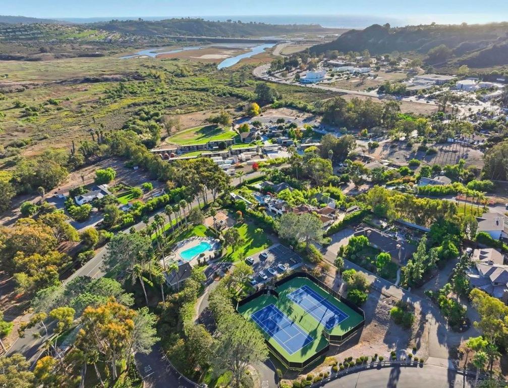 Image 71 of property listing at 3603 Lorimer Ln, Encinitas, CA 92024