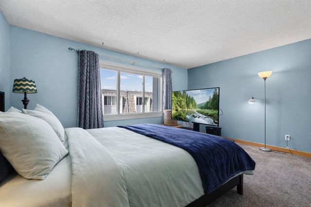 6016 Golden Valley Road, Golden Valley, MN 55422