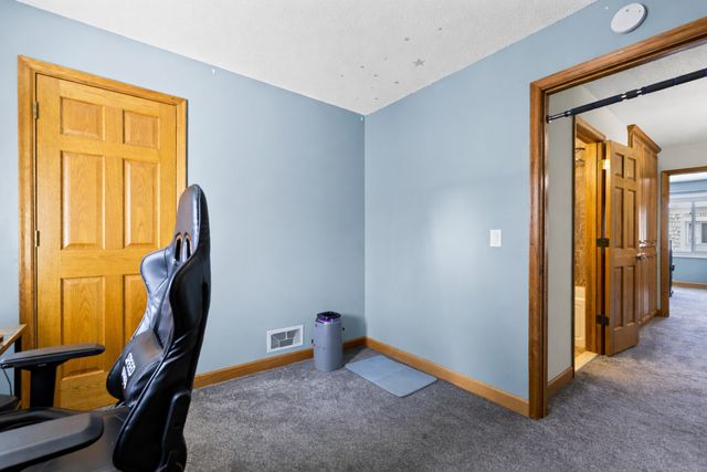 6016 Golden Valley Road, Golden Valley, MN 55422