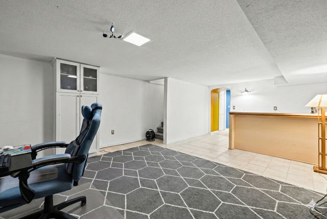 6016 Golden Valley Road, Golden Valley, MN 55422