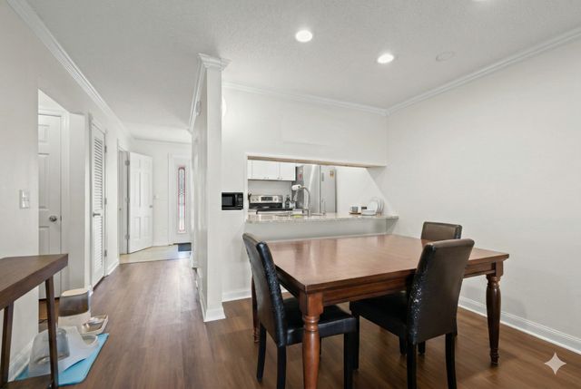 6016 Golden Valley Road, Golden Valley, MN 55422