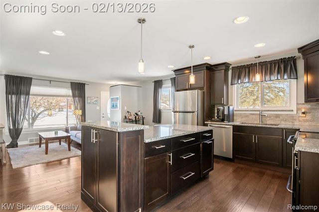 42011 Brentwood Drive, Plymouth, MI 48170