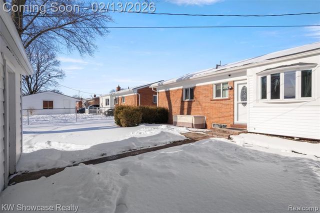 42011 Brentwood Drive, Plymouth, MI 48170