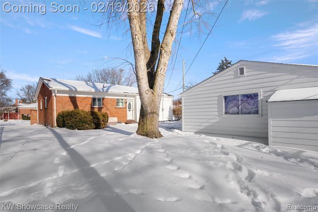 42011 Brentwood Drive, Plymouth, MI 48170