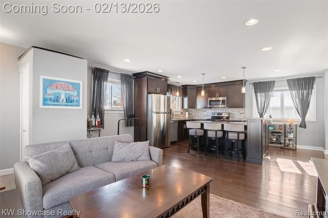 42011 Brentwood Drive, Plymouth, MI 48170