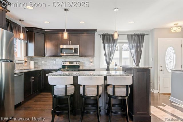 42011 Brentwood Drive, Plymouth, MI 48170