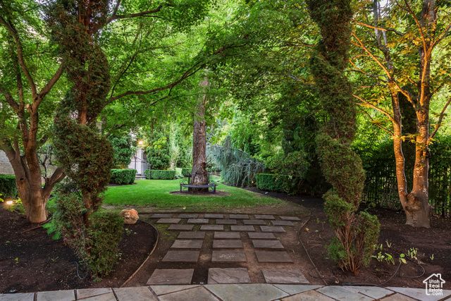 5508 S WALKER ESTATES CIR, Holladay, UT 84117