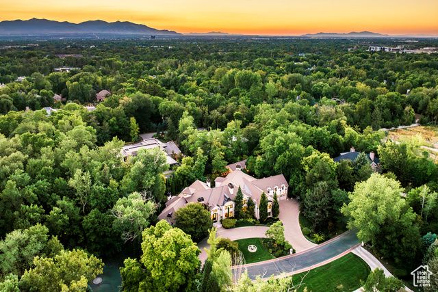 5508 S WALKER ESTATES CIR, Holladay, UT 84117