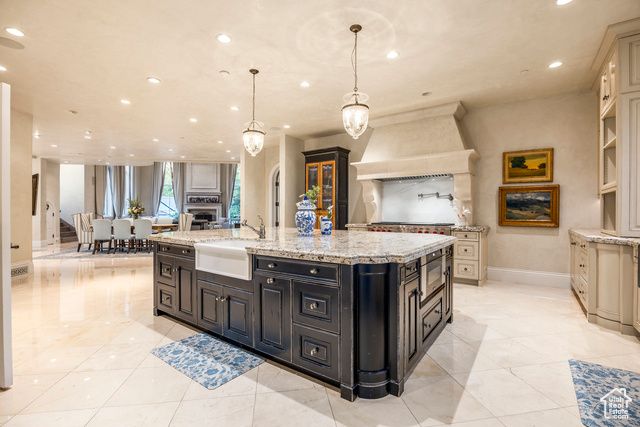 5508 S WALKER ESTATES CIR, Holladay, UT 84117