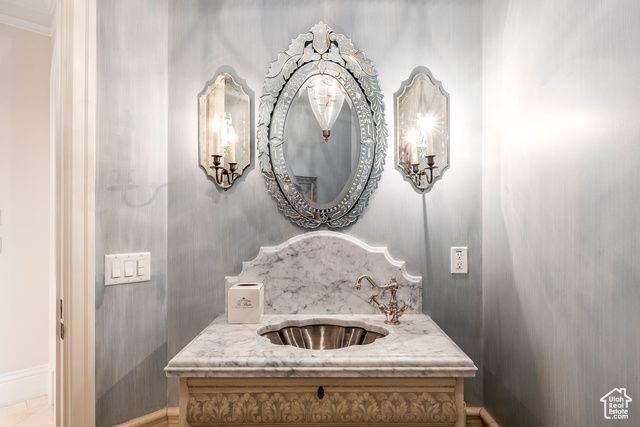 5508 S WALKER ESTATES CIR, Holladay, UT 84117