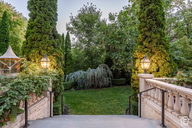 5508 S WALKER ESTATES CIR, Holladay, UT 84117