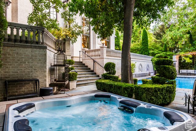 5508 S WALKER ESTATES CIR, Holladay, UT 84117