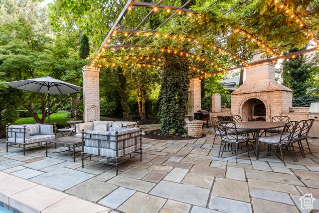 5508 S WALKER ESTATES CIR, Holladay, UT 84117