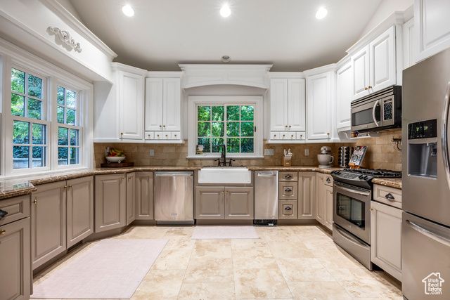 5508 S WALKER ESTATES CIR, Holladay, UT 84117