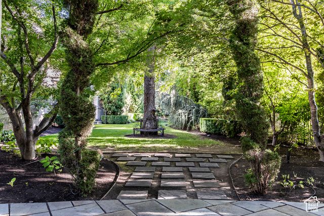 5508 S WALKER ESTATES CIR, Holladay, UT 84117