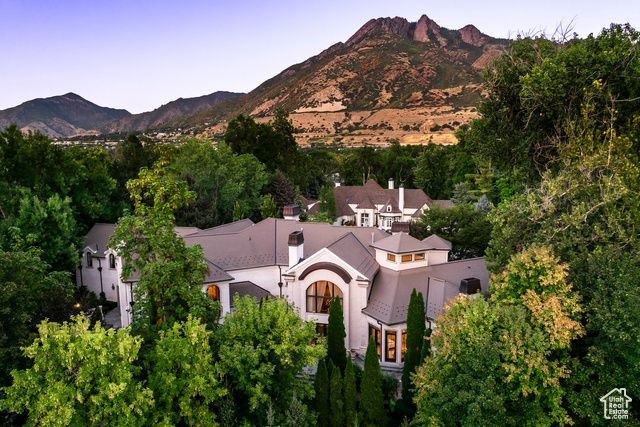 5508 S WALKER ESTATES CIR, Holladay, UT 84117