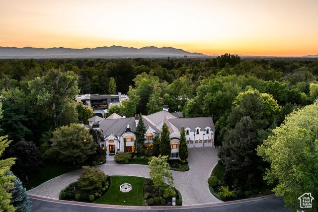 5508 S WALKER ESTATES CIR, Holladay, UT 84117