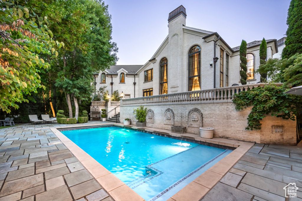 5508 S WALKER ESTATES CIR, Holladay, UT 84117