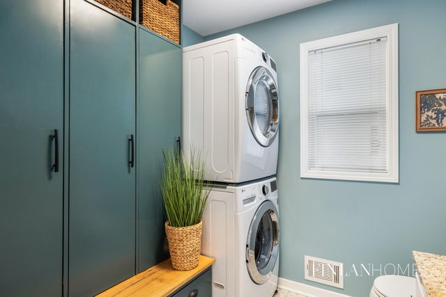 9061 Glengarry Court Se, Caledonia Vlg, MI 49316