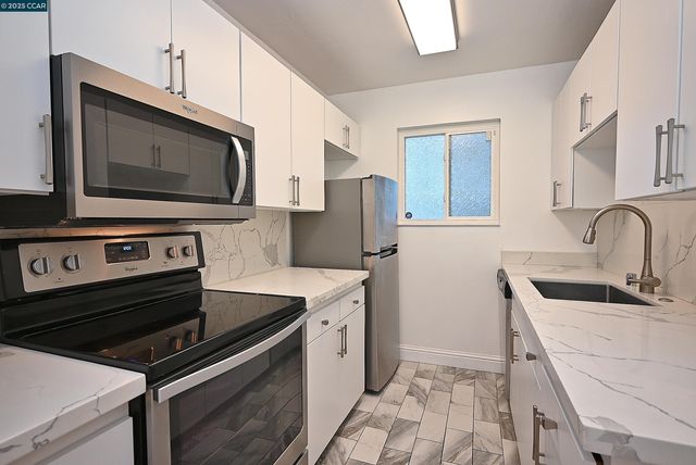 1425 Lakeside Drive 101, Oakland, CA 94612