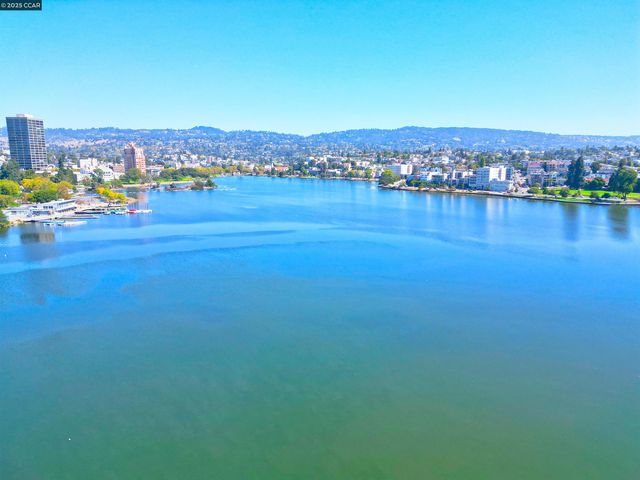 1425 Lakeside Drive 101, Oakland, CA 94612