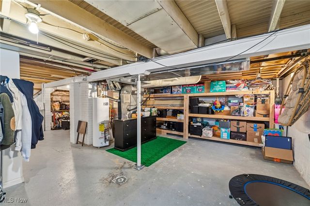 18 E Oakland Boulevard, Struthers, OH 44471